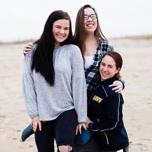 Meet your Posher, Dixie